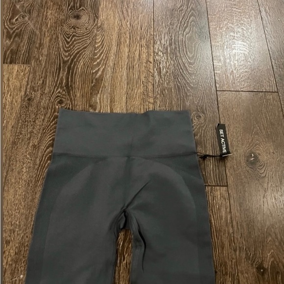 NWT Set Active Small Grey leggings. - Picture 2 of 4